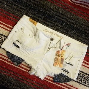 Distressed Shorts with Bandana detail